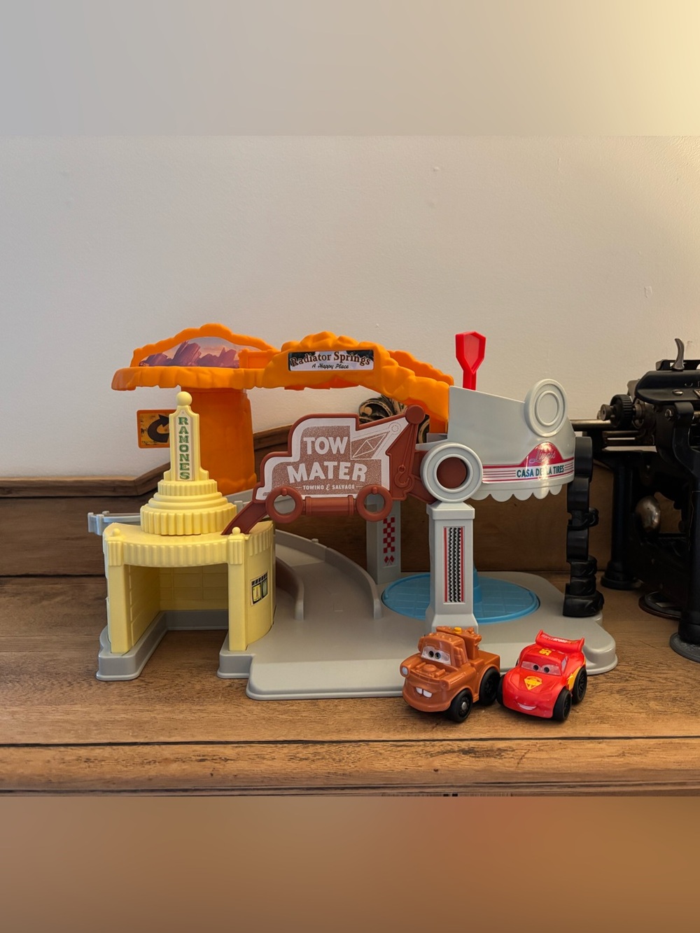 Fisher-Price Little People Wheelies: Cars Radiator Springs Playset